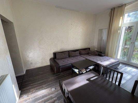 Wohnzimmer mit frz. Balkon