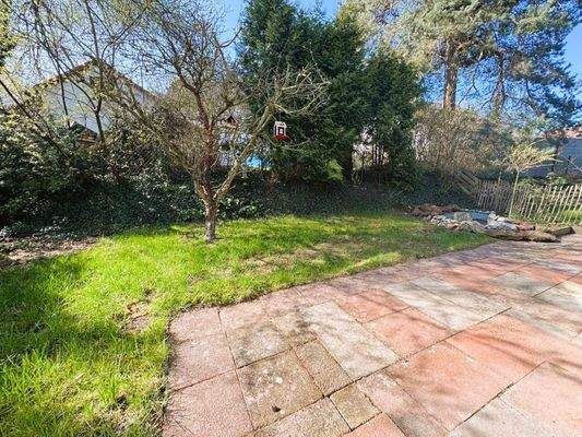 Terrasse mit Gartenanteil EG (2)