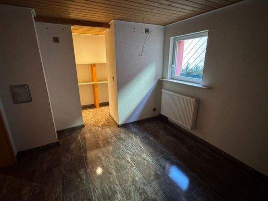 Ankleide Schlafzimmer EG