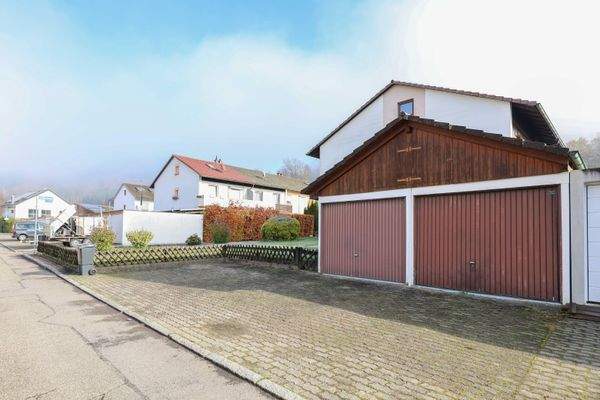 Blick Garagen + Stellplätze