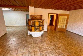 Wohnen/Essen mit fränkischem Kachelofen