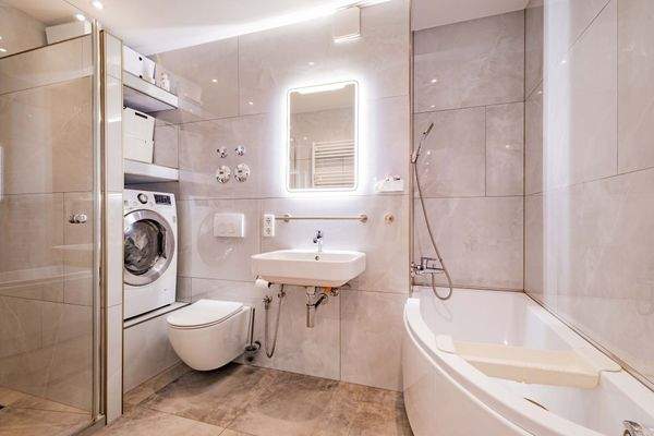 Badezimmer - Badewanne