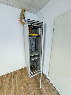 Serverschrank Büro 1