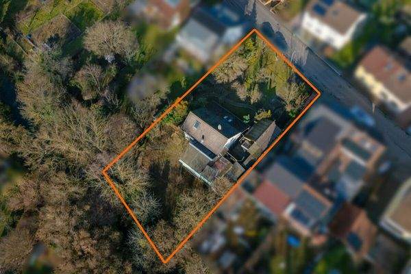 Luftansicht mit Flurstücksmarkierung