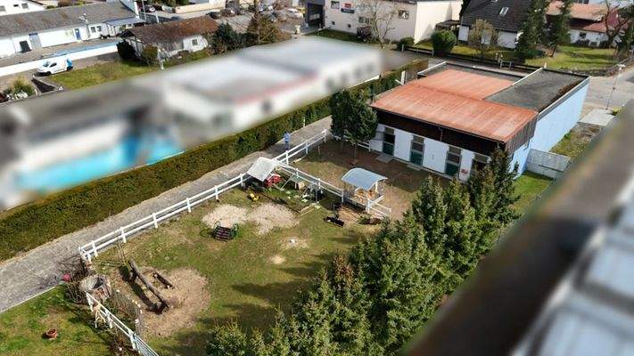 Pferdestall mit Freifläche