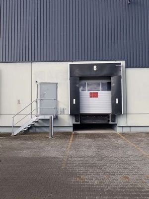 Tor / Überladebrücke