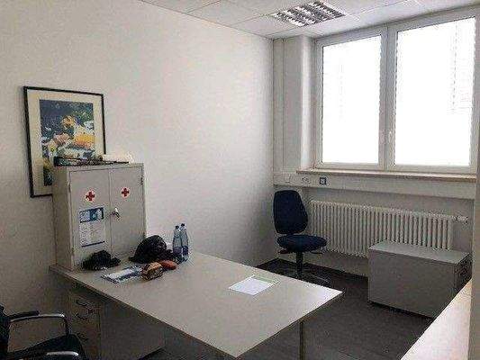 Büro Raum 46.jpg