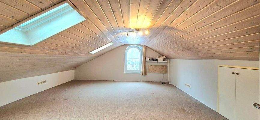 Schlafzimmer2 OG.jpg