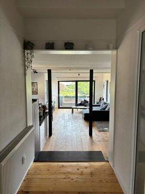 Blick in Wohn- Esszimmer