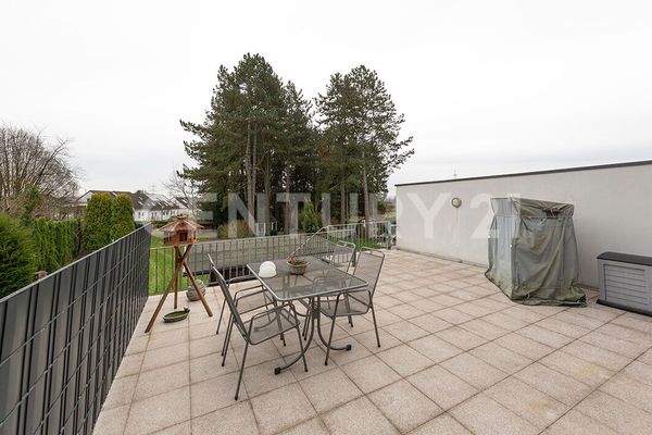 Terrasse Erdgeschoss