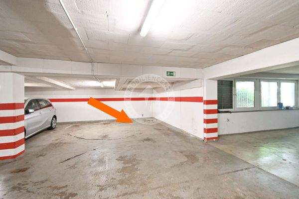 Tiefgaragenstellplatz