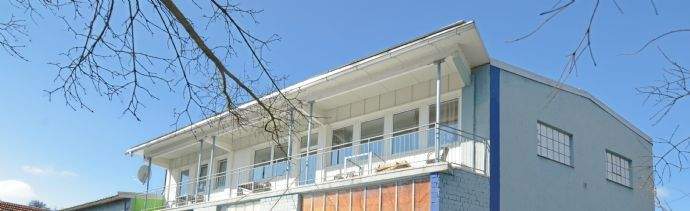 Überdachter Balkon (Loggia)