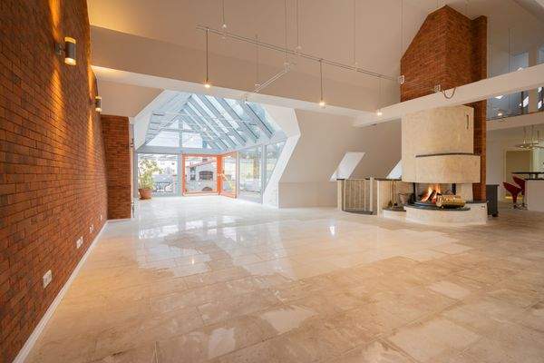 Lichtdurchfluteter Wohnbereich