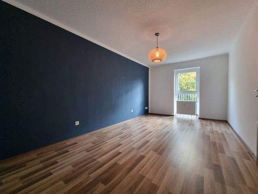 geräumiges Schlafzimmer