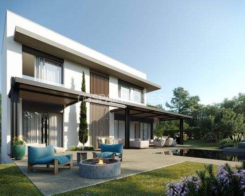 Lands with Building License Near the Beach in Estepona