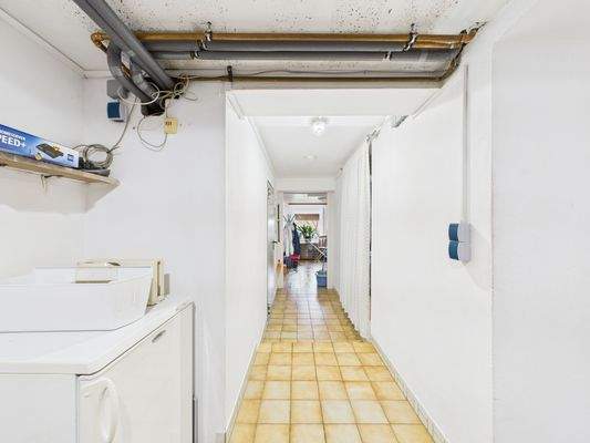 CAM04379G0-PR0076-STILL049