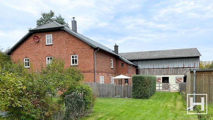 Garten hinter dem Haus