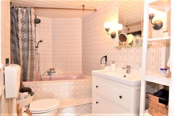 Badezimmer DG (2)
