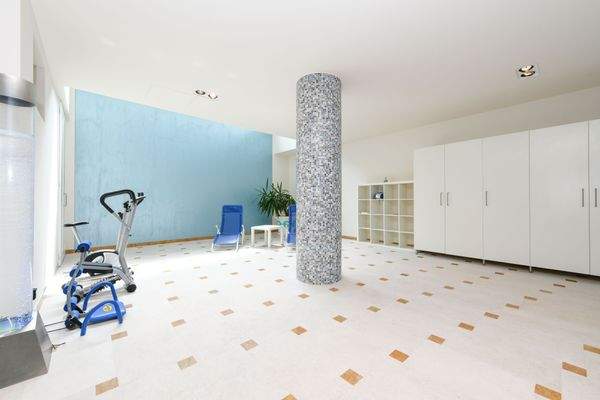 Fitness mit Oberlichtern 