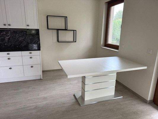 WE 04 - Küchentisch.jpg