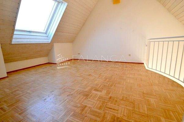 Sonnige Galerie Dachgeschoss