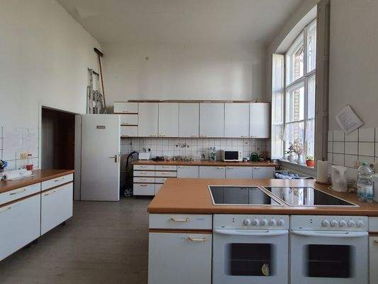 große Gemeindeküche.jpg