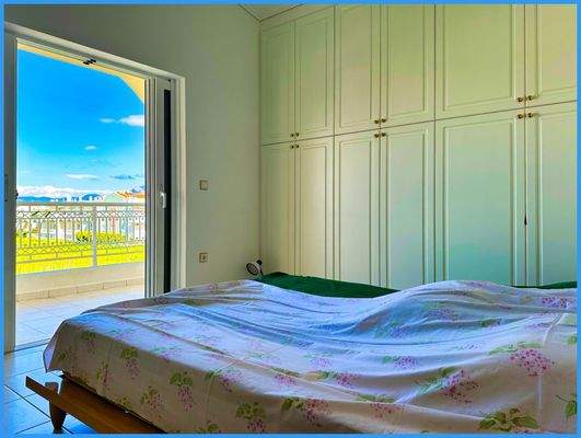 3f293c5055804489bf6a2e74e8d9c5ee-original