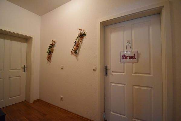 16 Zugang zu den Zimmern.JPG