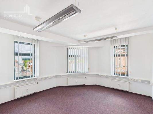 CAM03352G0-PR0065-STILL014