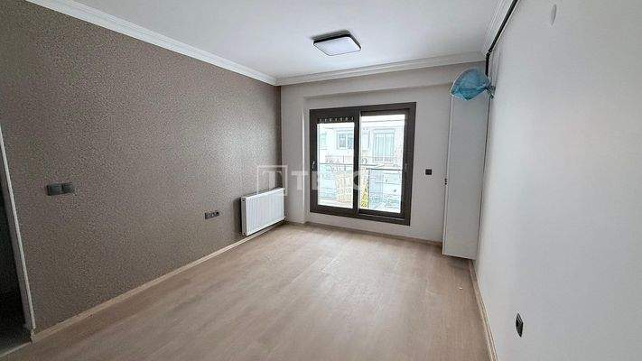 Brand-New Apartment in with Parking Near the Metro in İzmir Karşıyaka