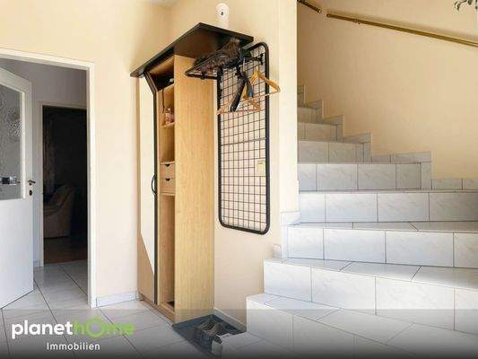 Vorraum und Zimmer im EG_1