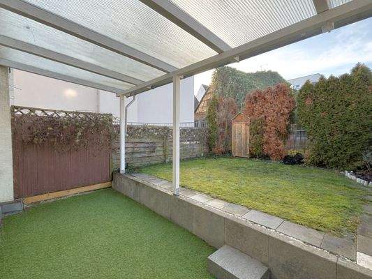 Terrasse mit Gartenanteil