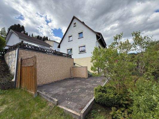 Seitenansicht mit Terrasse