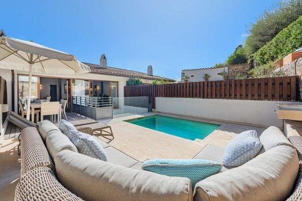 Exterior and Pool (2)