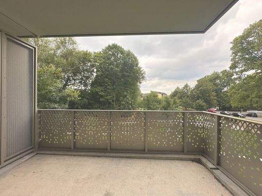 Balkon mit Bllick nach Außen