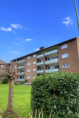 Blick vom Gemeinschaftsgarten zum Haus