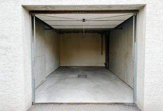 Garage direkt neben dem Eingang