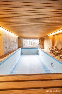 Entspannung im Pool im UG