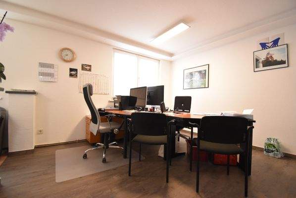 6 Singlewohnung derzeit Büro Einheit 2.JPG