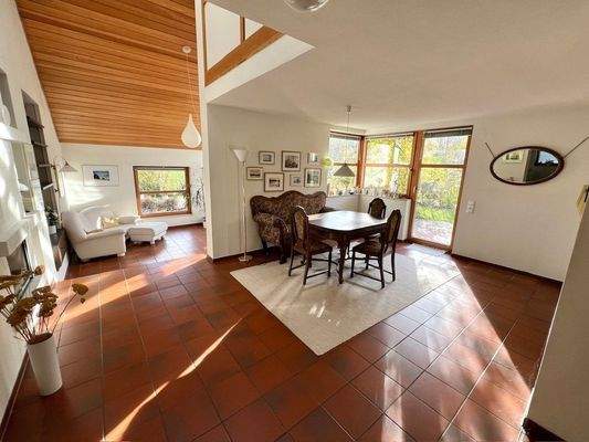 Offener Essbereich mit Zugang zur ...