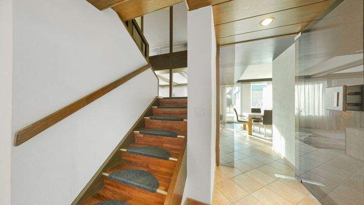 EG_Treppenaufgang zum OG