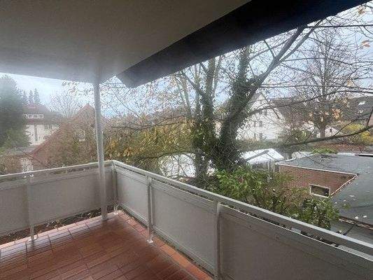 Blick vom überdachten Balkon zum Süd-Westen