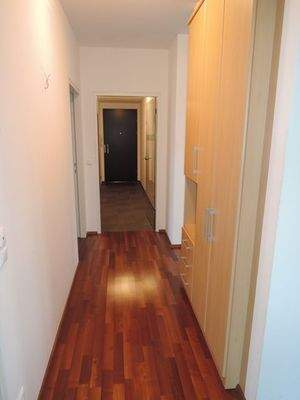 Gang mit Einbauschrank