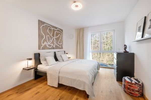 Schlafzimmer mit Blick ins Grüne