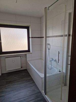 Badezimmer OG mit Fenster