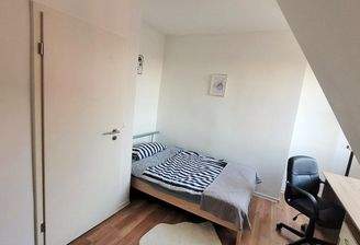 Zimmer mieten in Stuttgart Ost auf Zeit möbliert bei urbanbnb 4.jpeg