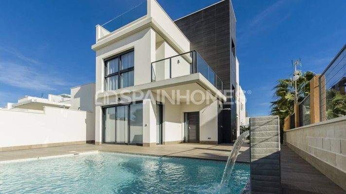 3 and 4 Bedroom Houses with Sea Views in San Miguel de Salinas