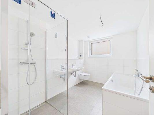 Bad mit Wanne und Dusche