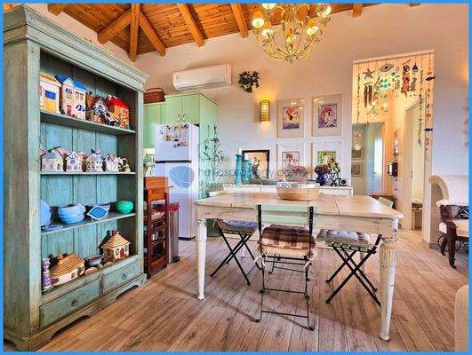 9898624c310944b684de757b67af14e8-original