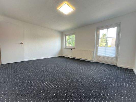 Schlafzimmer mit Balkon 1